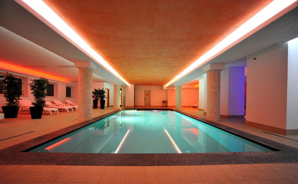 Hotel Derby Bormio Bagian luar foto