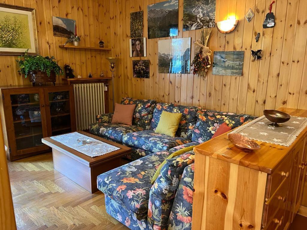 Hotel Derby Bormio Bagian luar foto