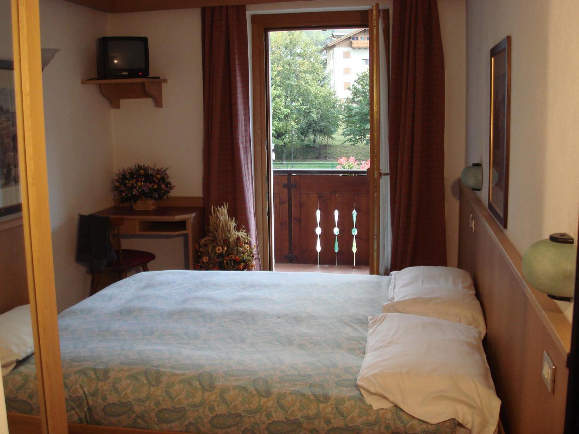 Hotel Derby Bormio Bagian luar foto