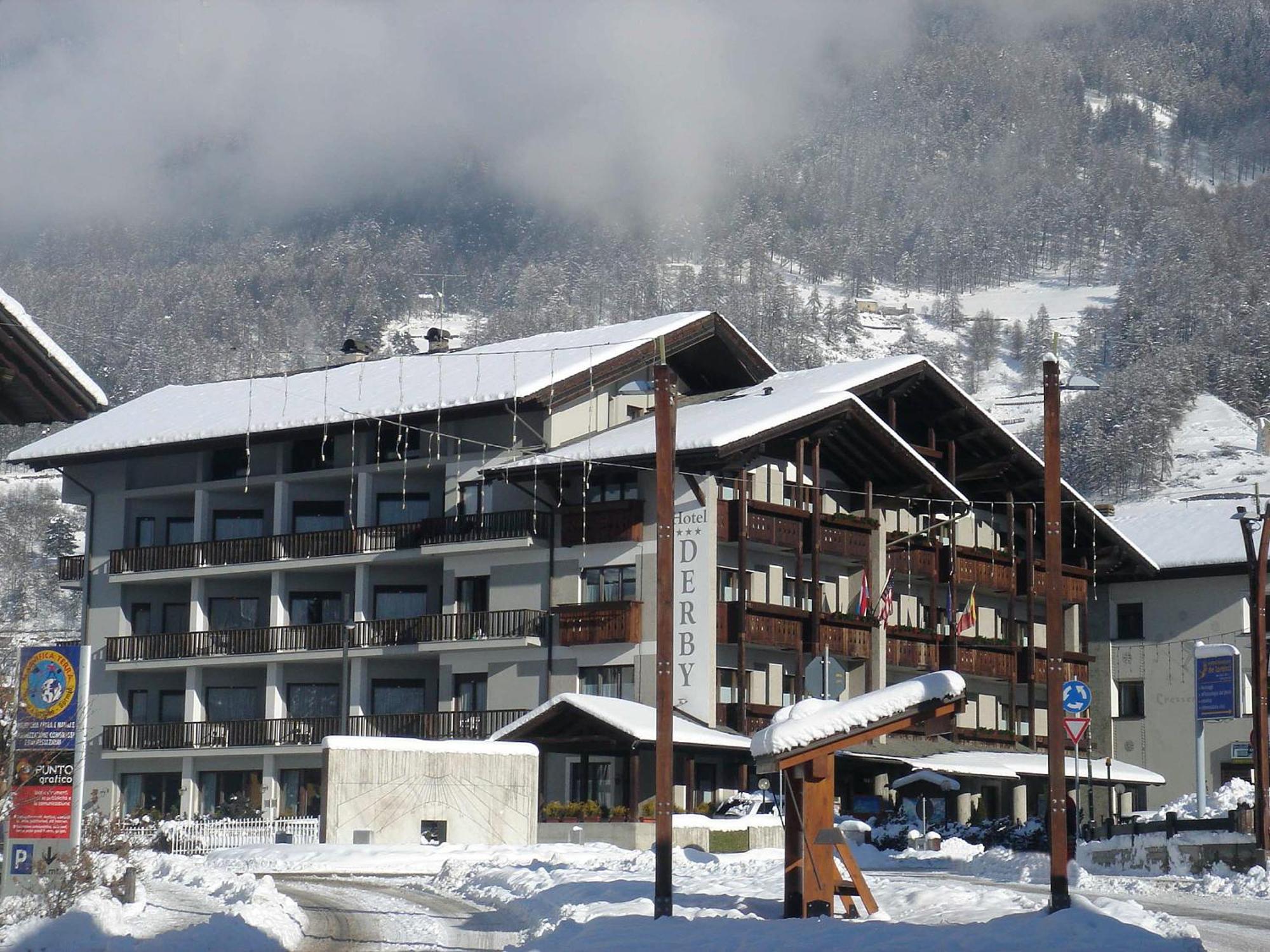 Hotel Derby Bormio Bagian luar foto