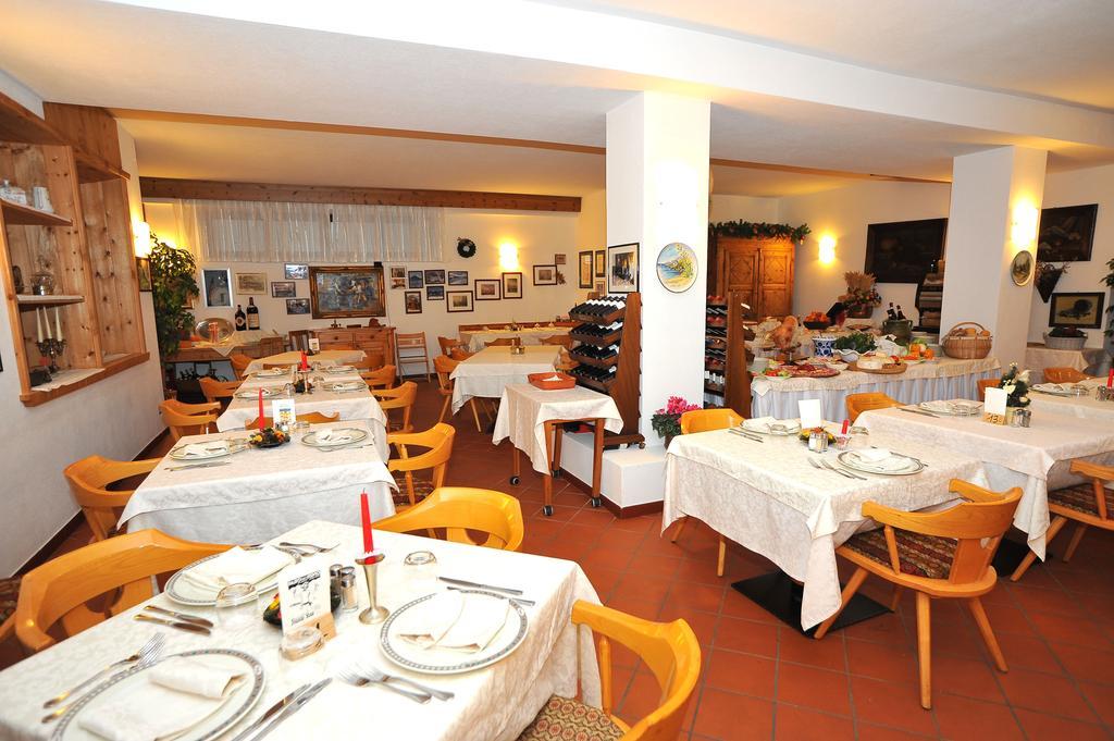 Hotel Derby Bormio Bagian luar foto