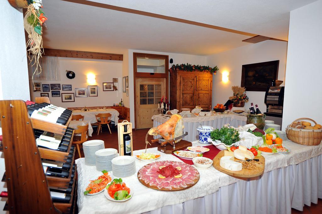 Hotel Derby Bormio Bagian luar foto