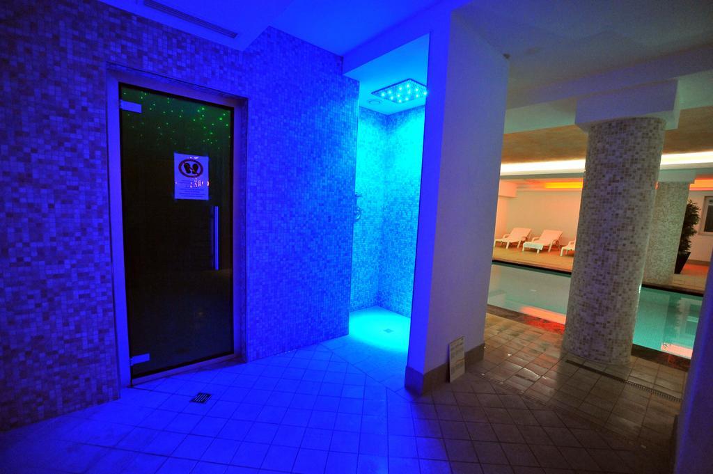 Hotel Derby Bormio Bagian luar foto
