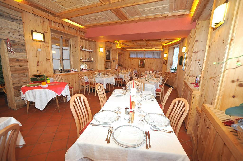 Hotel Derby Bormio Bagian luar foto