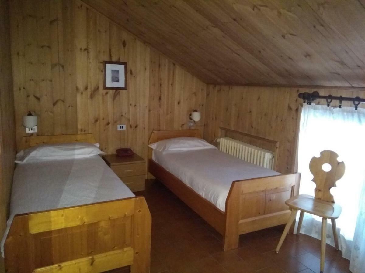 Hotel Derby Bormio Bagian luar foto